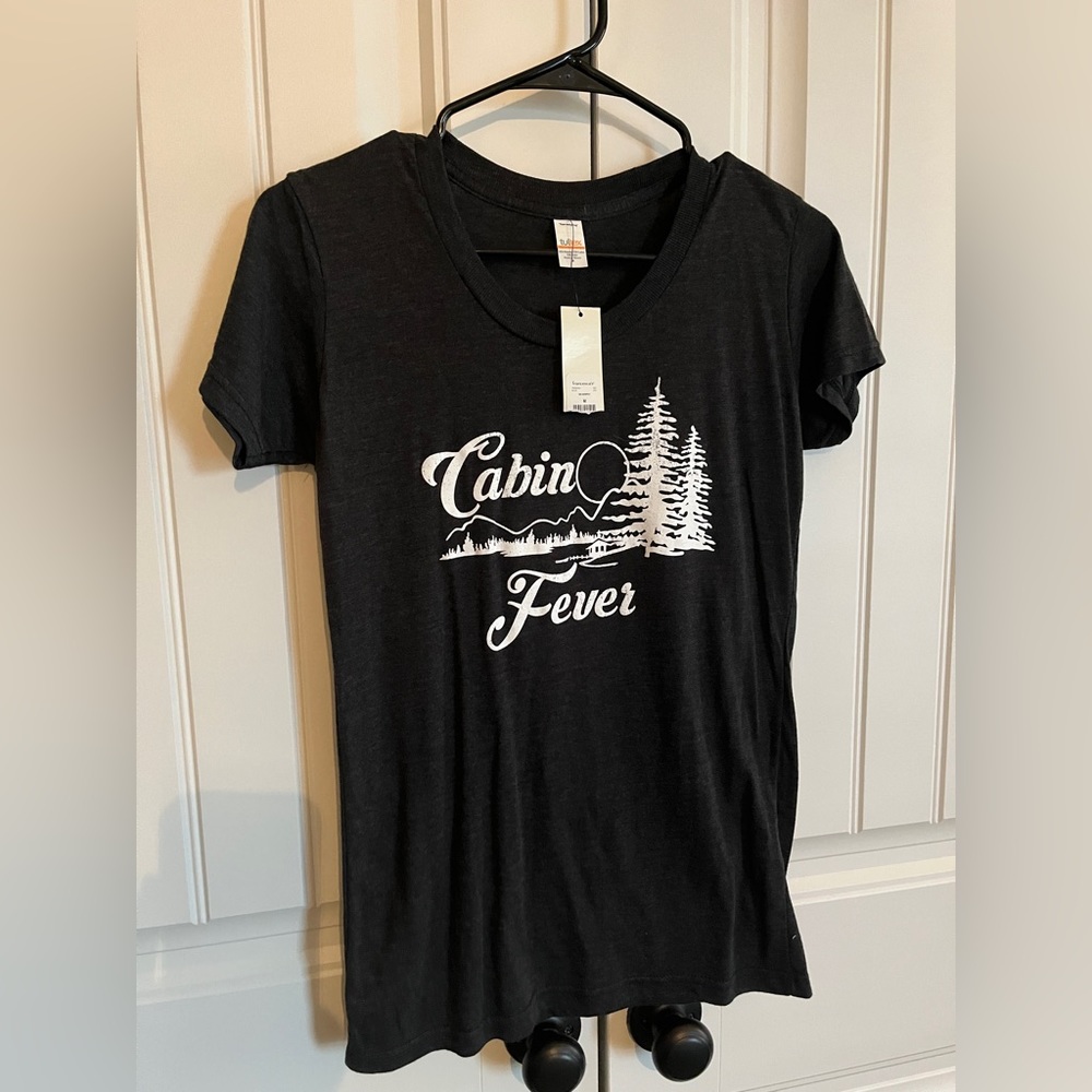 NWT Fracesca’s Cabin Fever tee